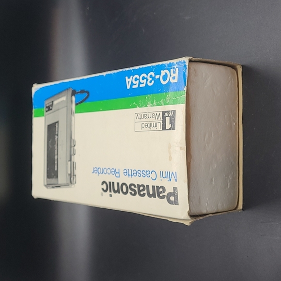 NIB Vintage Panasonic Mini Cassette Recorder RQ-355A - Picture 4 of 12